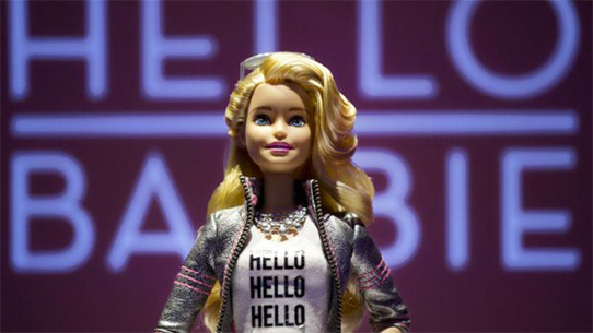 La nouvelle Barbie enceinte crée la polémique - Closer